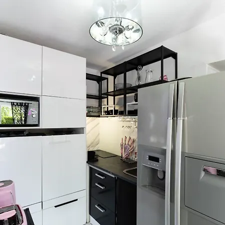 Appartement L'hyliadenna Avec Jardin Au Cœur D'héliopolis - Village Naturiste, à Pied